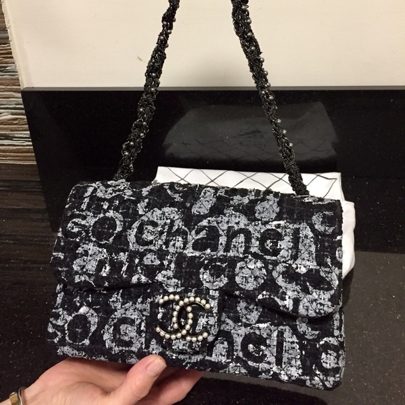 ⚡️NWT CHANEL ONE OF A KIND STUNNING BAG⚡️ - Picture 2 of 8